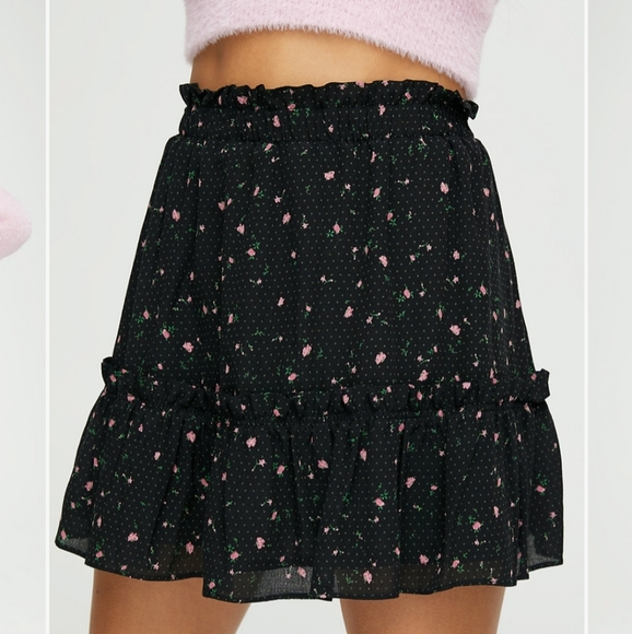 Aritzia Dresses & Skirts - Aritiza Sunday Best Trixie skirt
